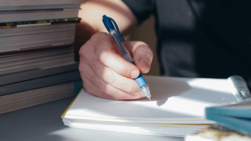 Rédaction d’un dossier de permis de construire pour vérifier les seuils RE2020 2025 et obtenir une attestation Bbio conforme